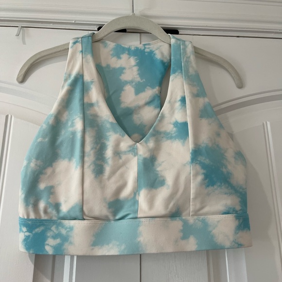 Fabletics Power Hold Crop Leggings AND Mila Bra Cloud Print Set - Picture 5 of 6